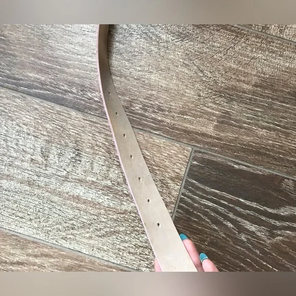 Pink faux alligator belt - Picture 11 of 11